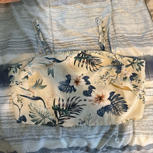 SHEIN Cream and Blue Floral Tank Top - Picture 1 of 3